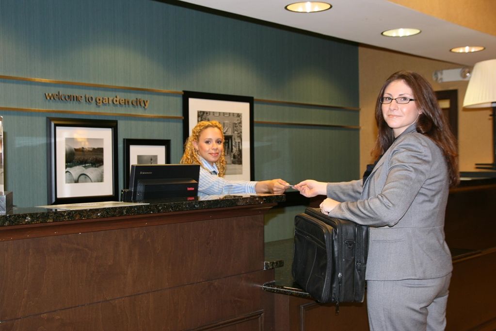Hampton Inn By Hilton Garden City Long Island Interior foto