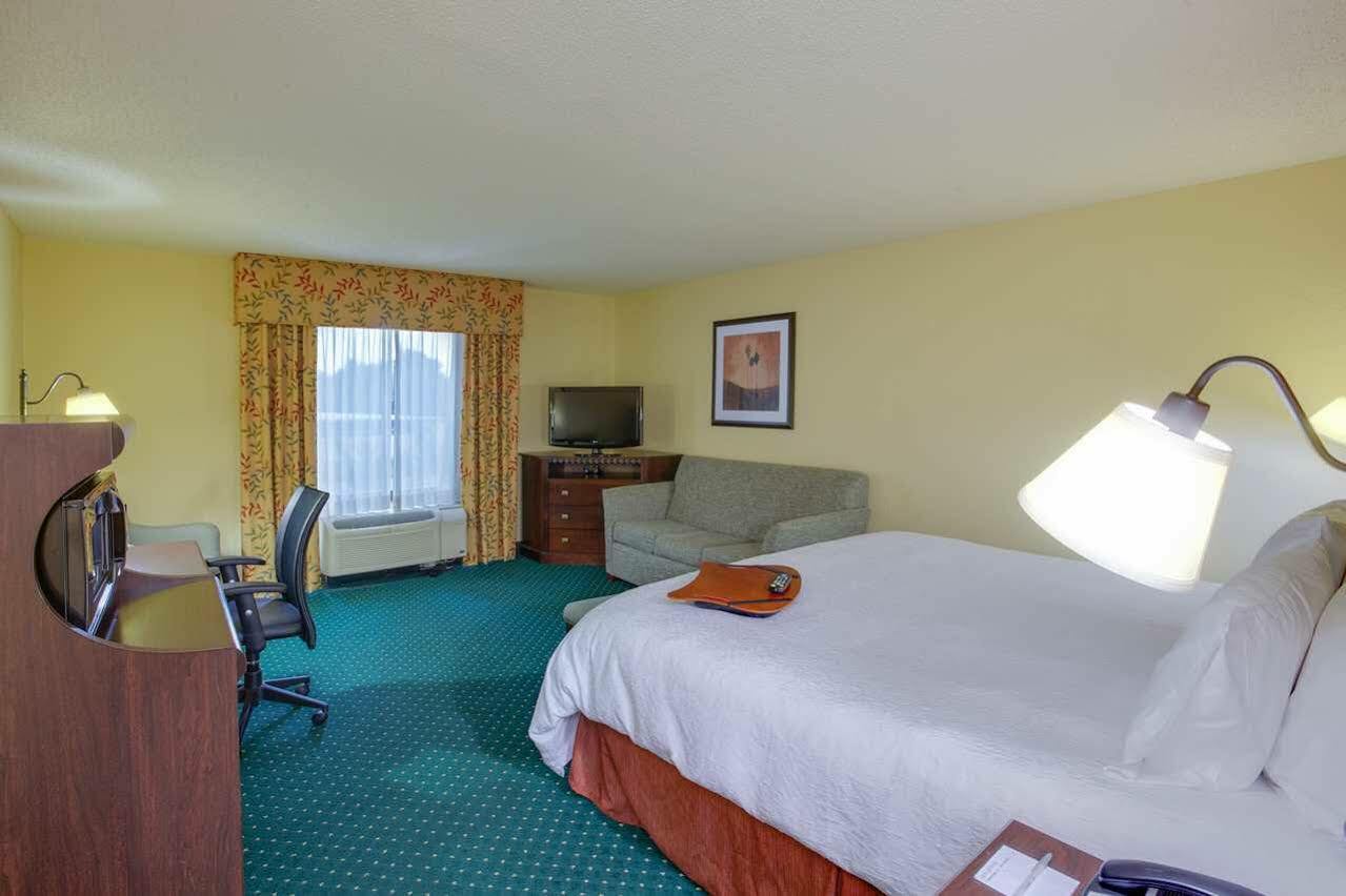 Hampton Inn By Hilton Garden City Long Island Exterior foto